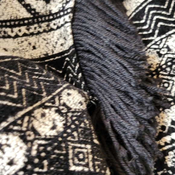 1. State Fringed Tapestry Kimono Size Medium‎ - Picture 7 of 9